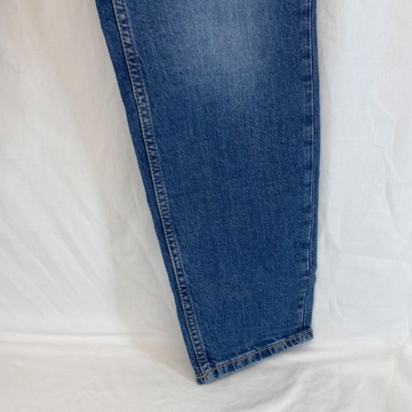 Old Navy Athletic Taper Medium Wash Blue Jeans Skinny Women’s 29x30 WITH TAG - Picture 15 of 16